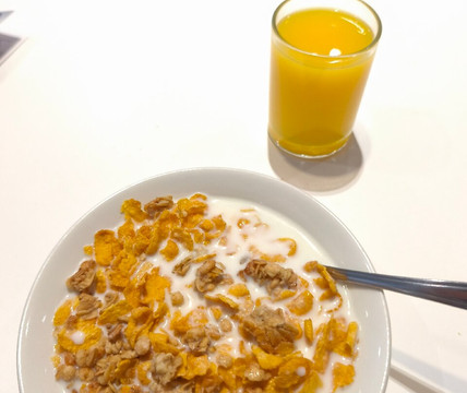 伦敦希思罗机场宜必思尚品酒店主图