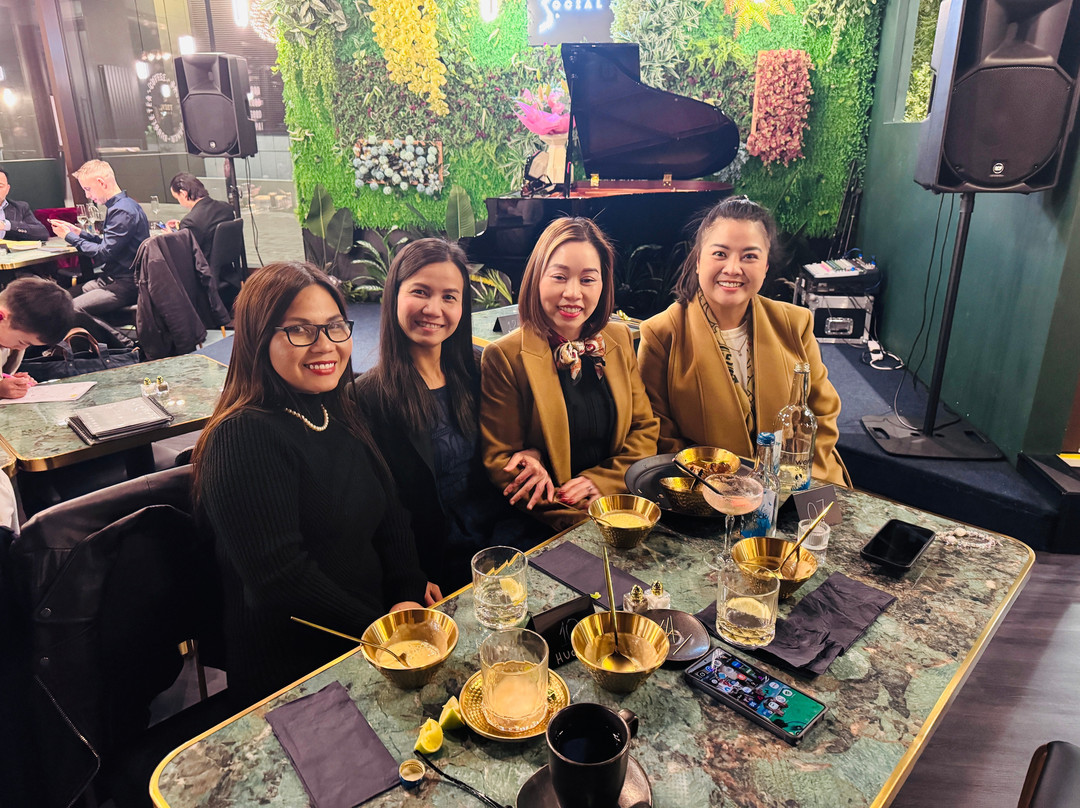 Le Viet Social