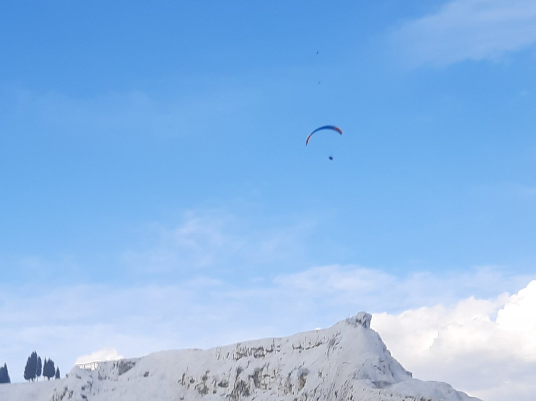 波拉特温泉酒店主图