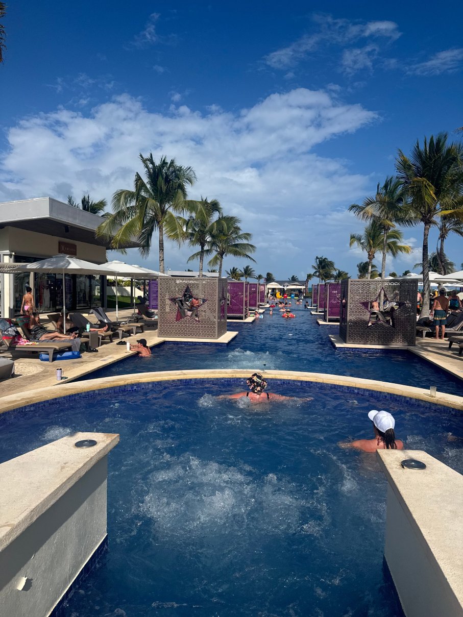 坎昆好莱坞星球度假村-由皇家顿管理-傲途格精选全包式度假酒店-泳池