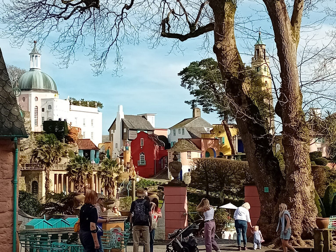 梅里昂港村与德多拉斯城堡酒店主图