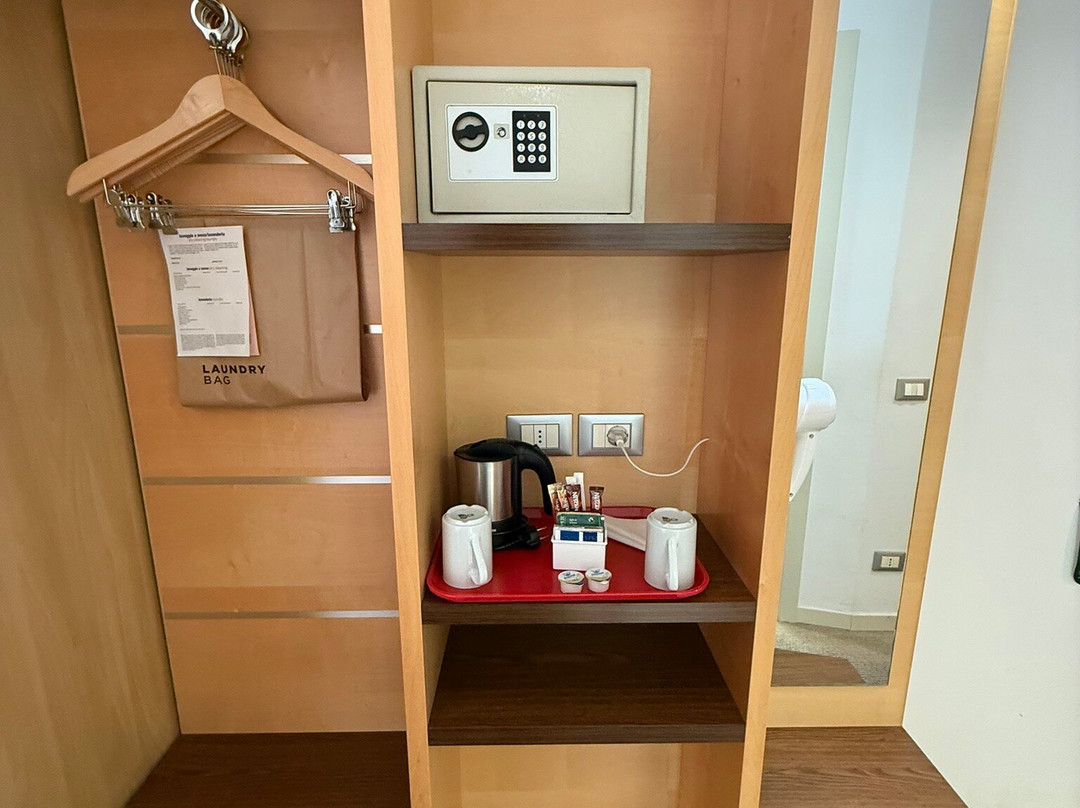 皇宫贝斯特韦斯特酒店主图