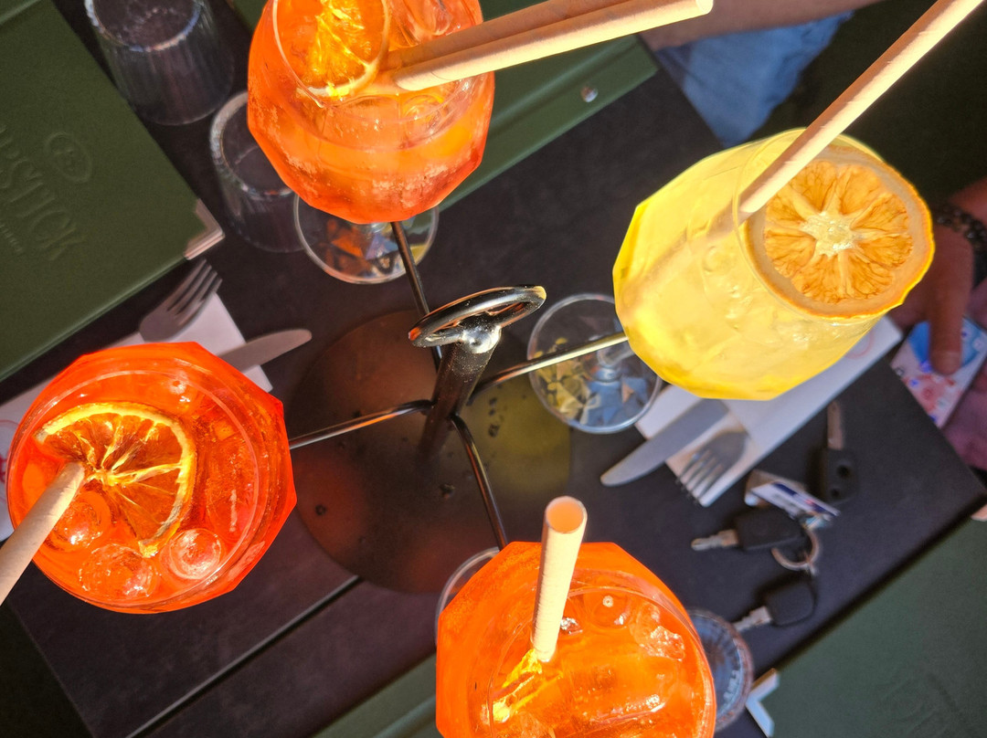 Lipstick Restaurant - Villars
