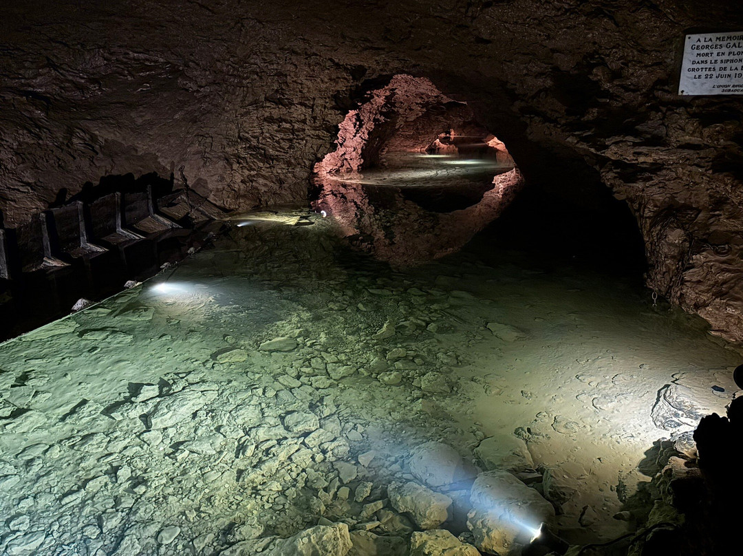 Les Grottes de La Balme-La Balme-les-Grottes必去景点