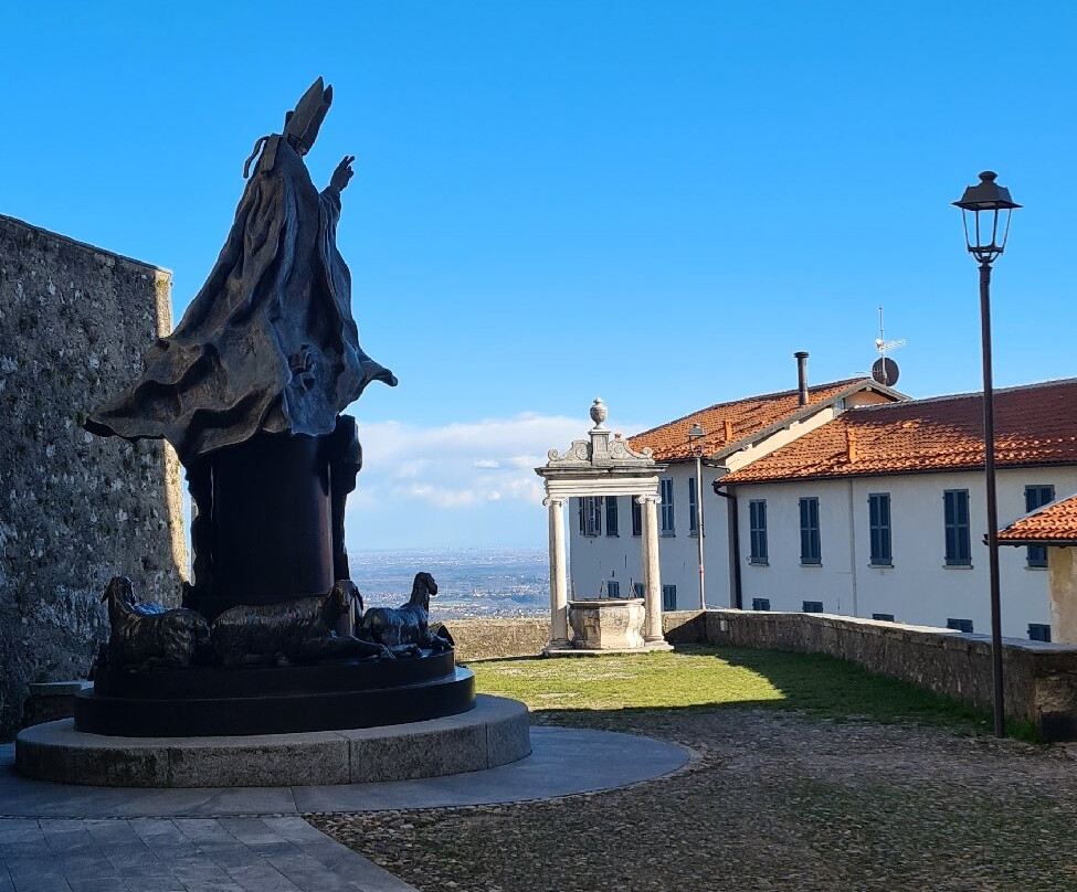 Santuario di Santa Maria del Monte-瓦雷泽必去景点