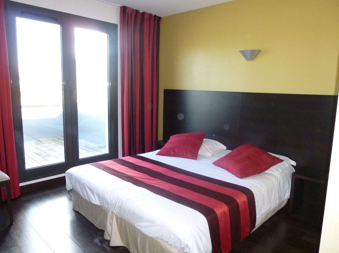 Sury-es-Bois酒店住宿-Logis Hôtel Terre de Loire