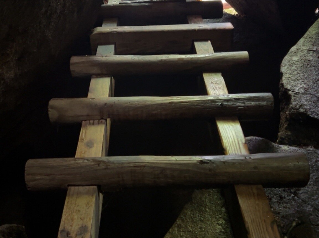 Lost River Gorge and Boulder Caves-Woodstock必去景点