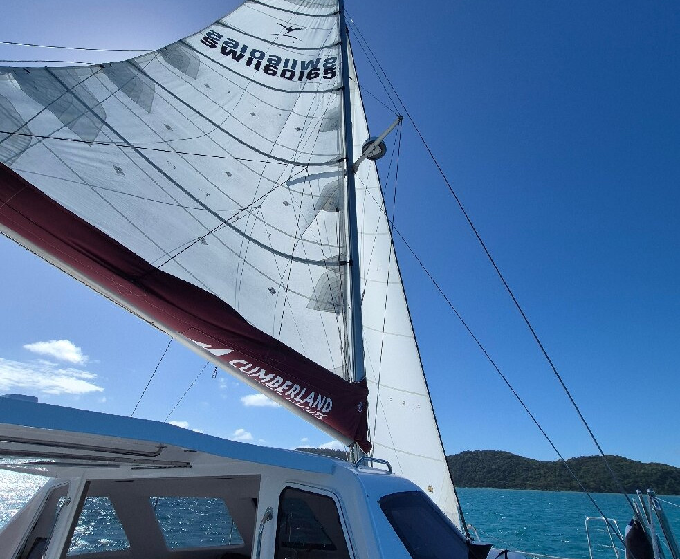 Cumberland Charter Yachts-艾尔利滩必去景点