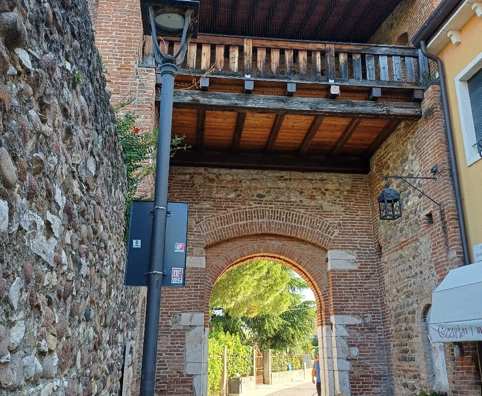 Porta Cansignorio-拉齐塞必去景点