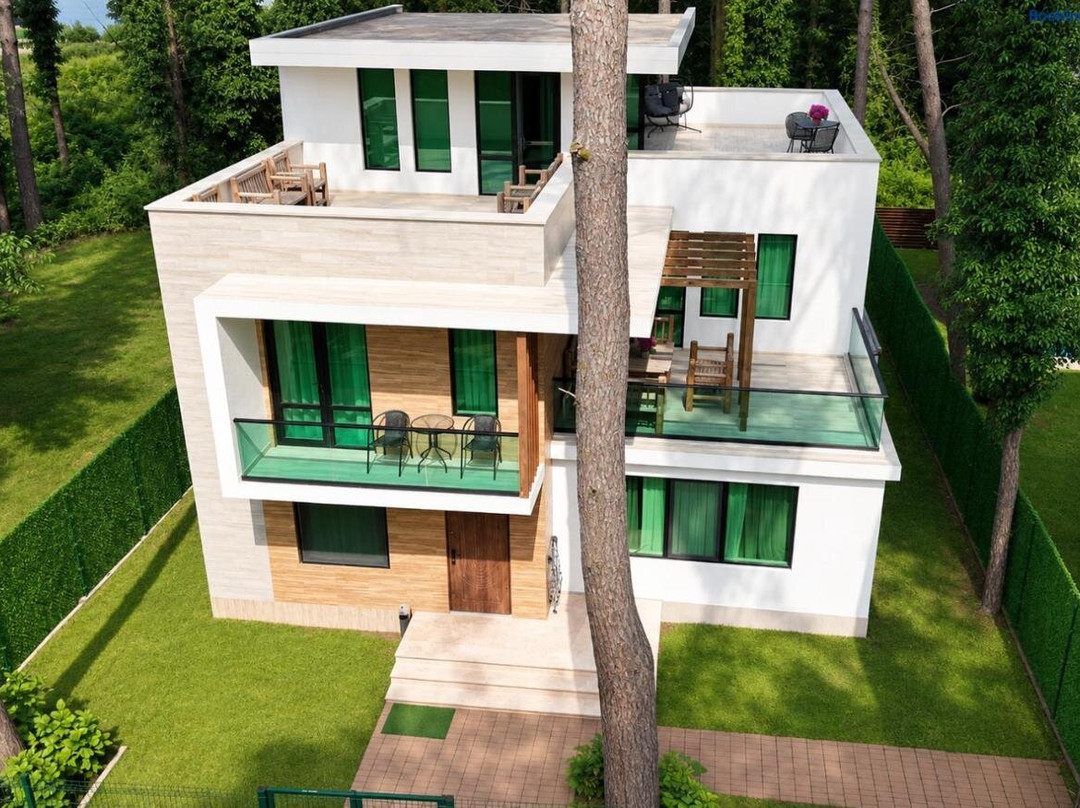 Pine Aparthotel