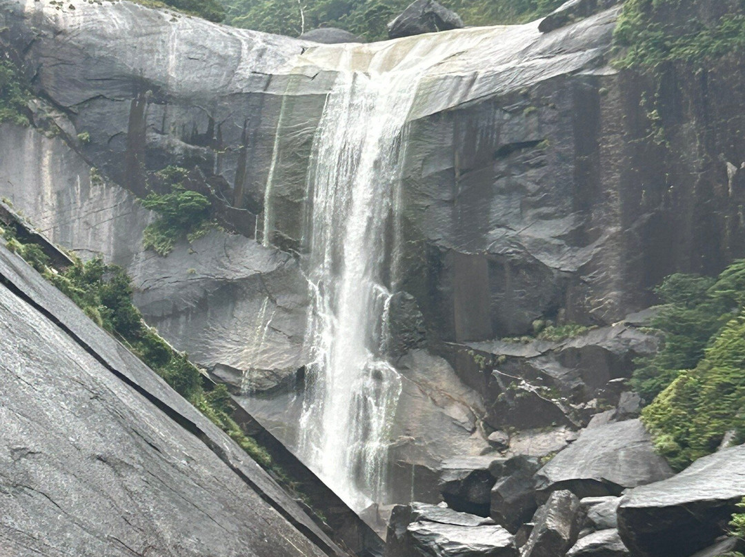 Sempiro Falls-屋久岛町必去景点