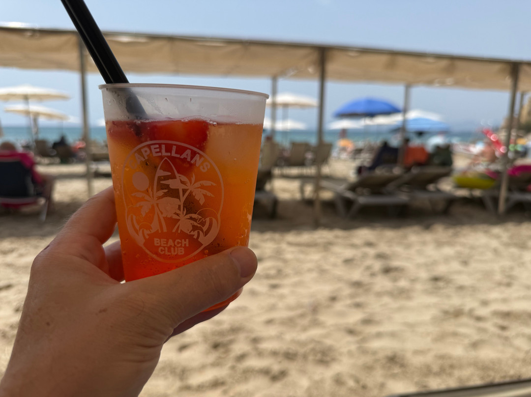 Platja dels Capellans-萨洛必去景点