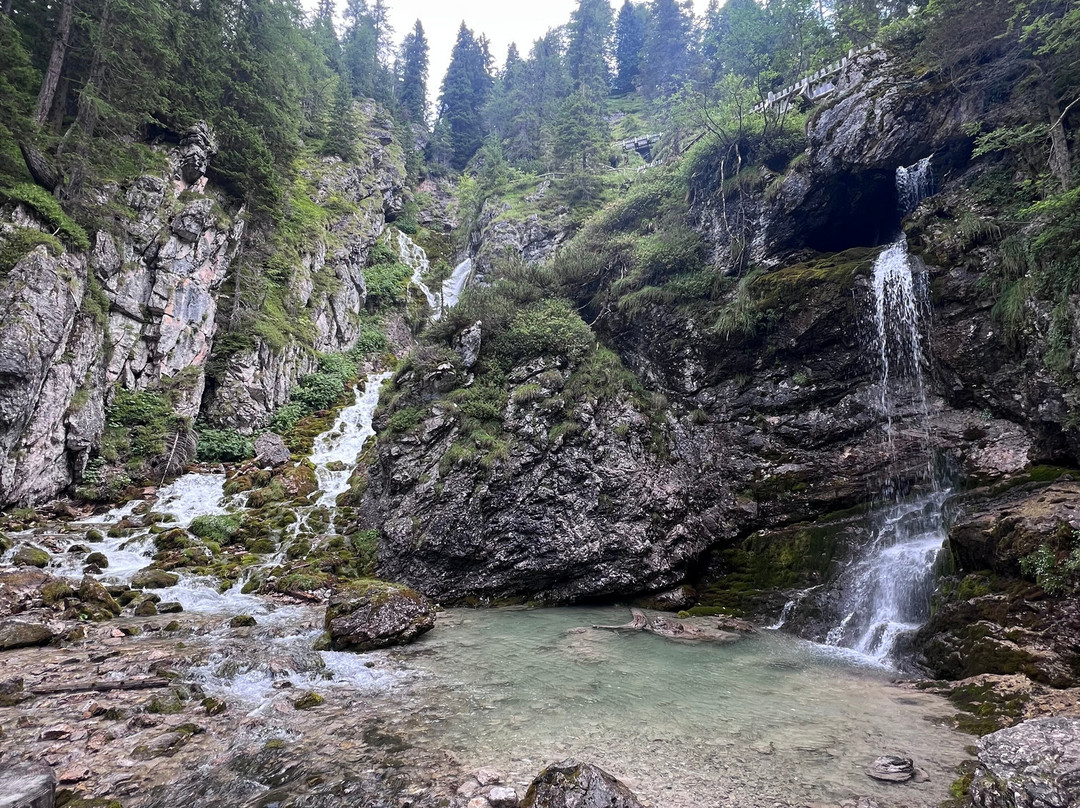 Cascate di Vallesinella-马多纳迪坎皮格里奥必去景点