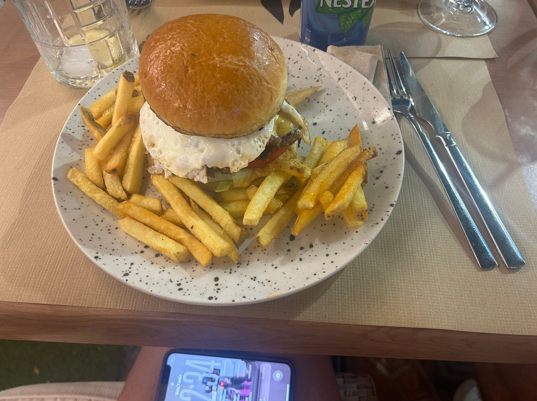 Baires Grill & Burgers
