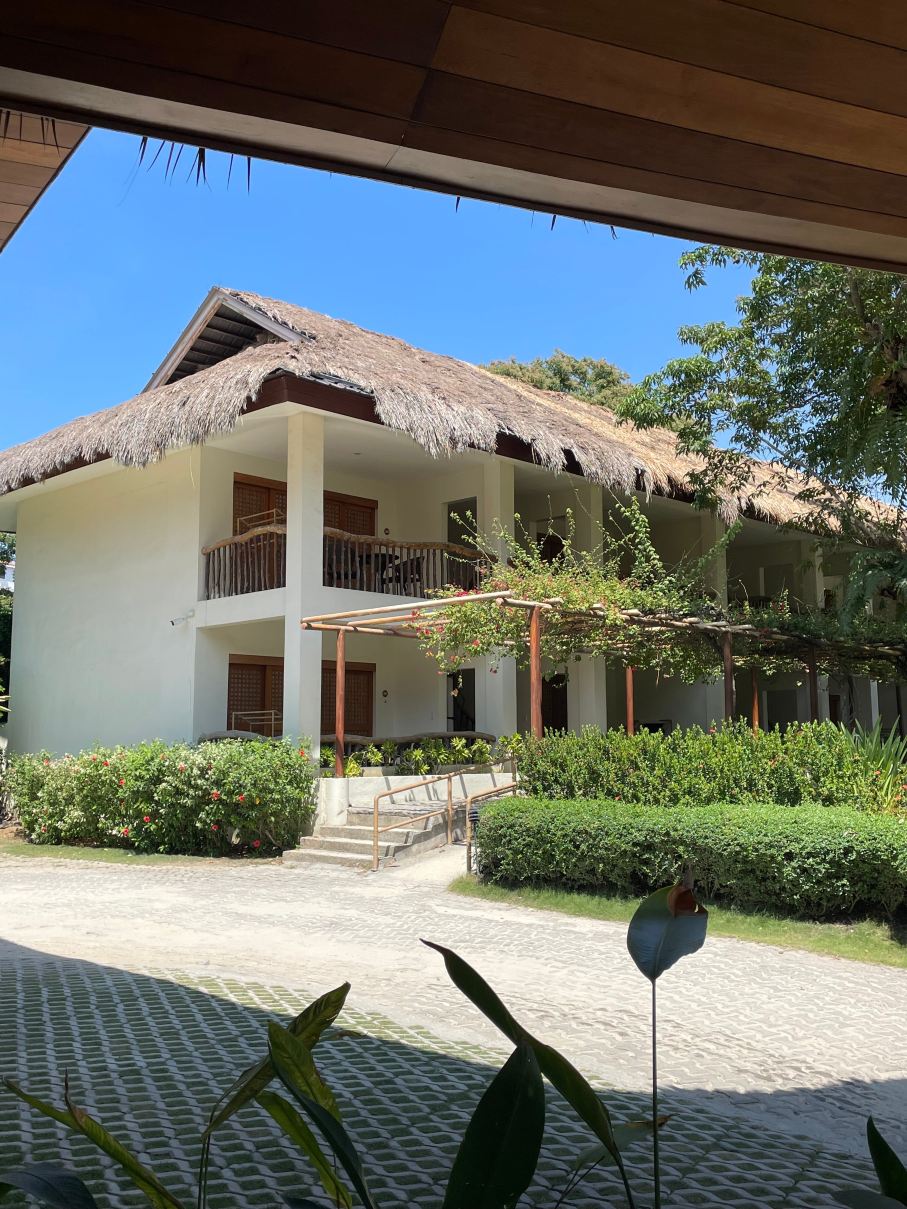 蓝水马里巴哥海滩度假村-旅行者