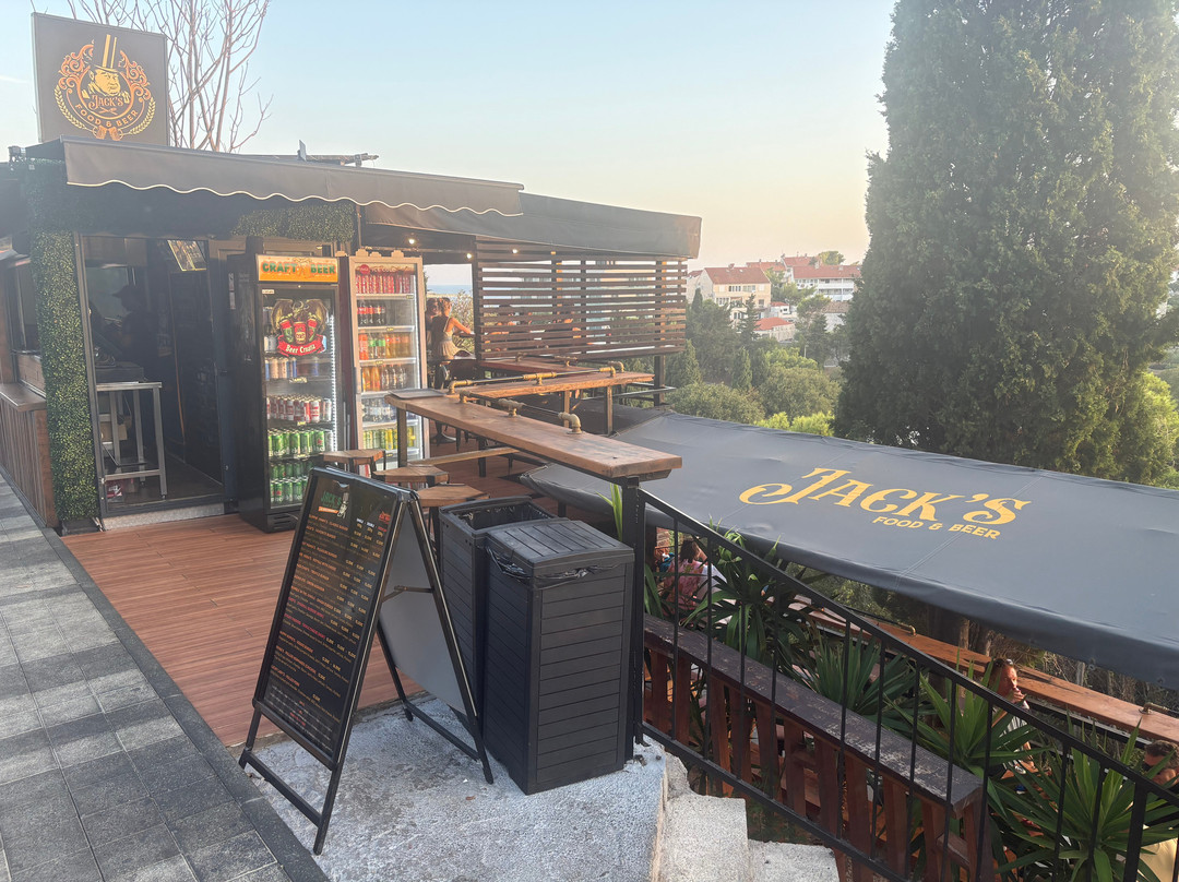 Jack's Food & Beer