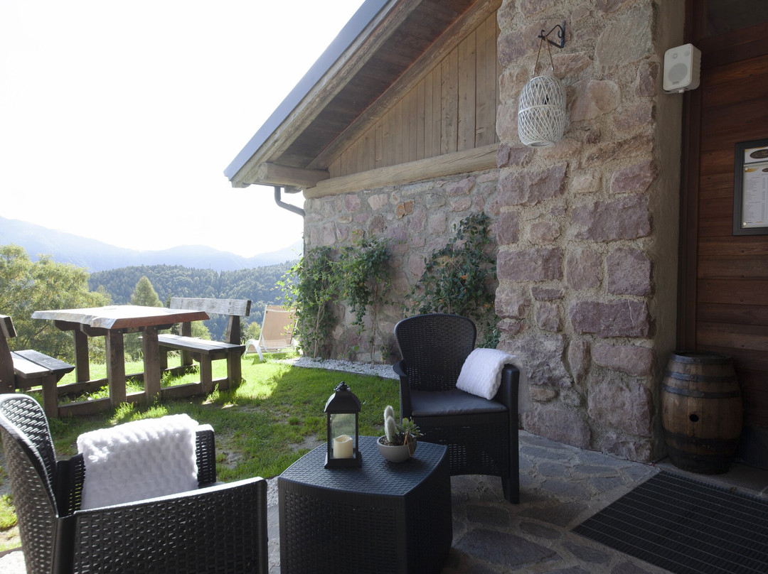 Chalet Chapeau B & B-Castel Condino必去景点