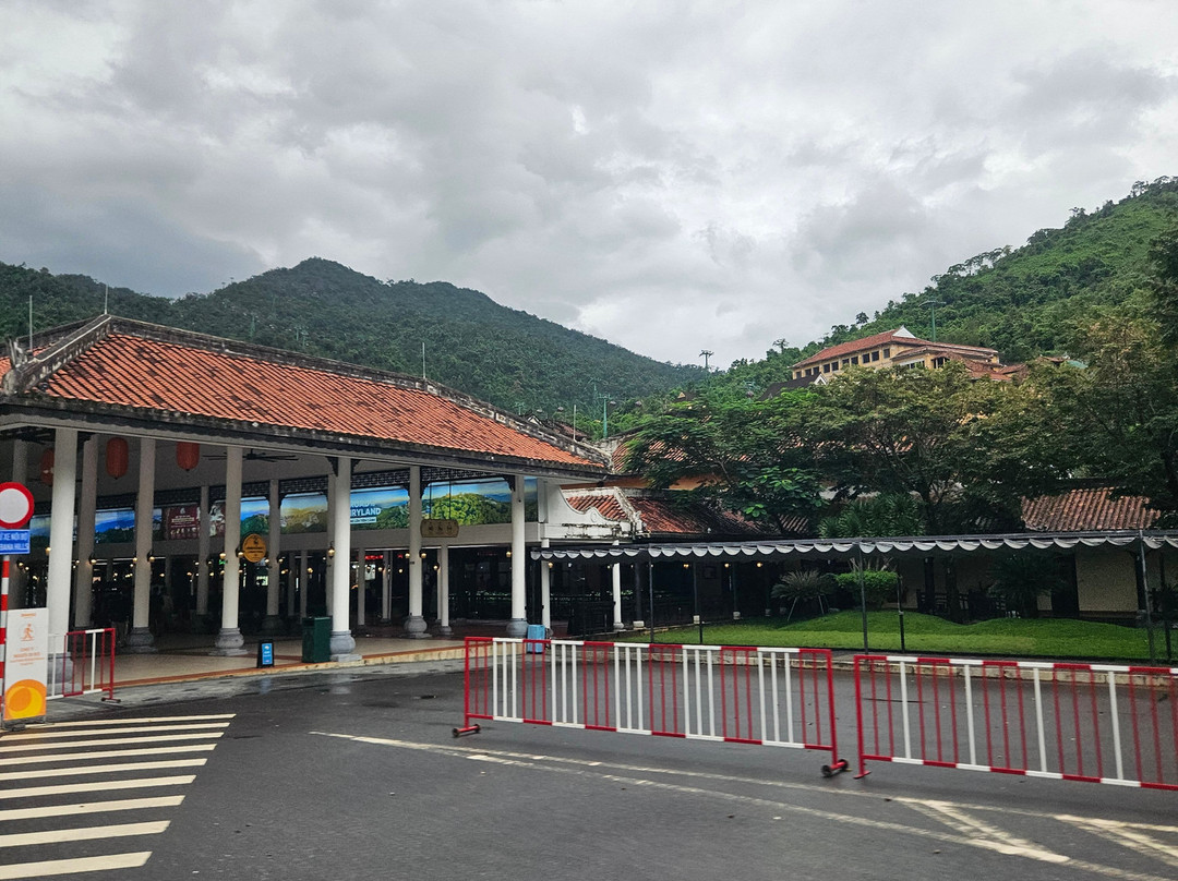 Golden Bridge-岘港必去景点
