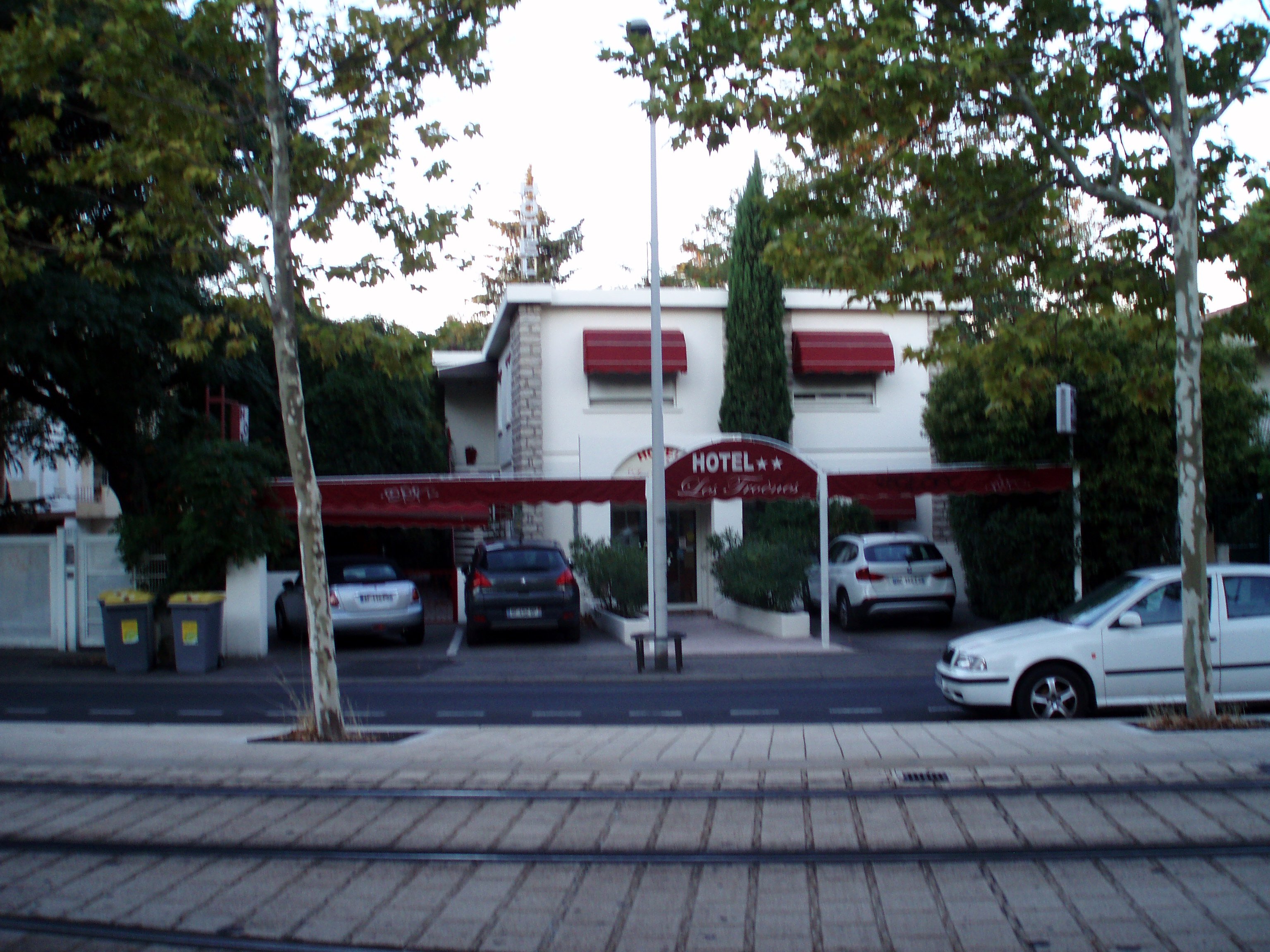 Hotel les Troenes-官方