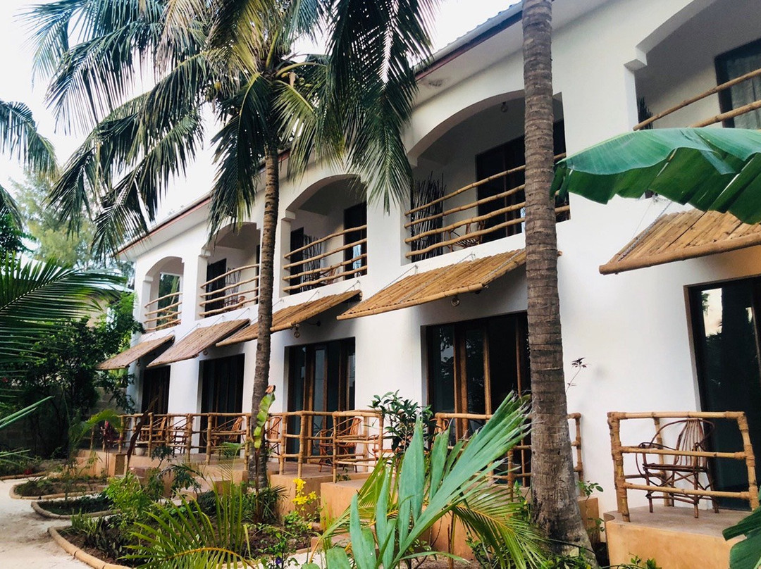 Siri Beach Lodge
