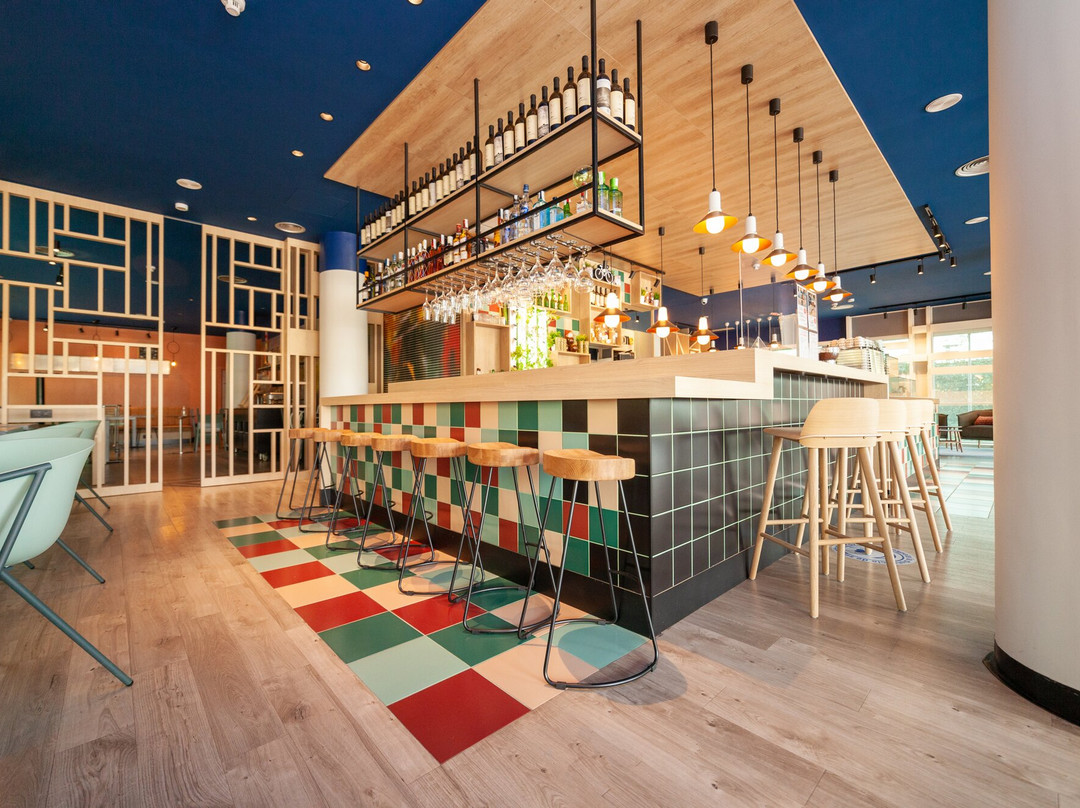 宜必思马德里阿尔卡拉格瑞纳酒店主图