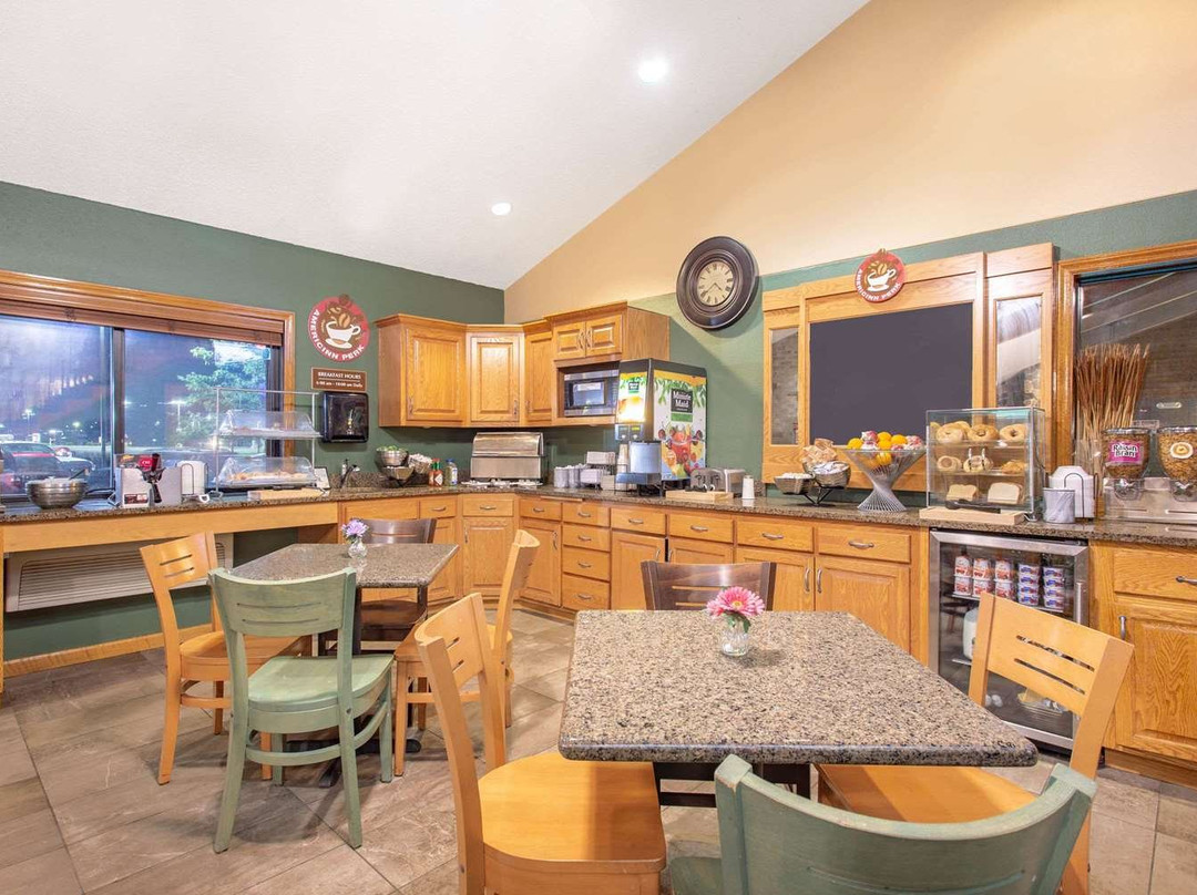 AmericInn by Wyndham Eau Claire主图