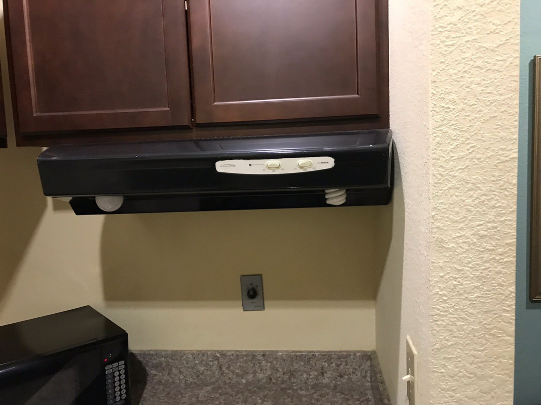 Executive Inn & Suites