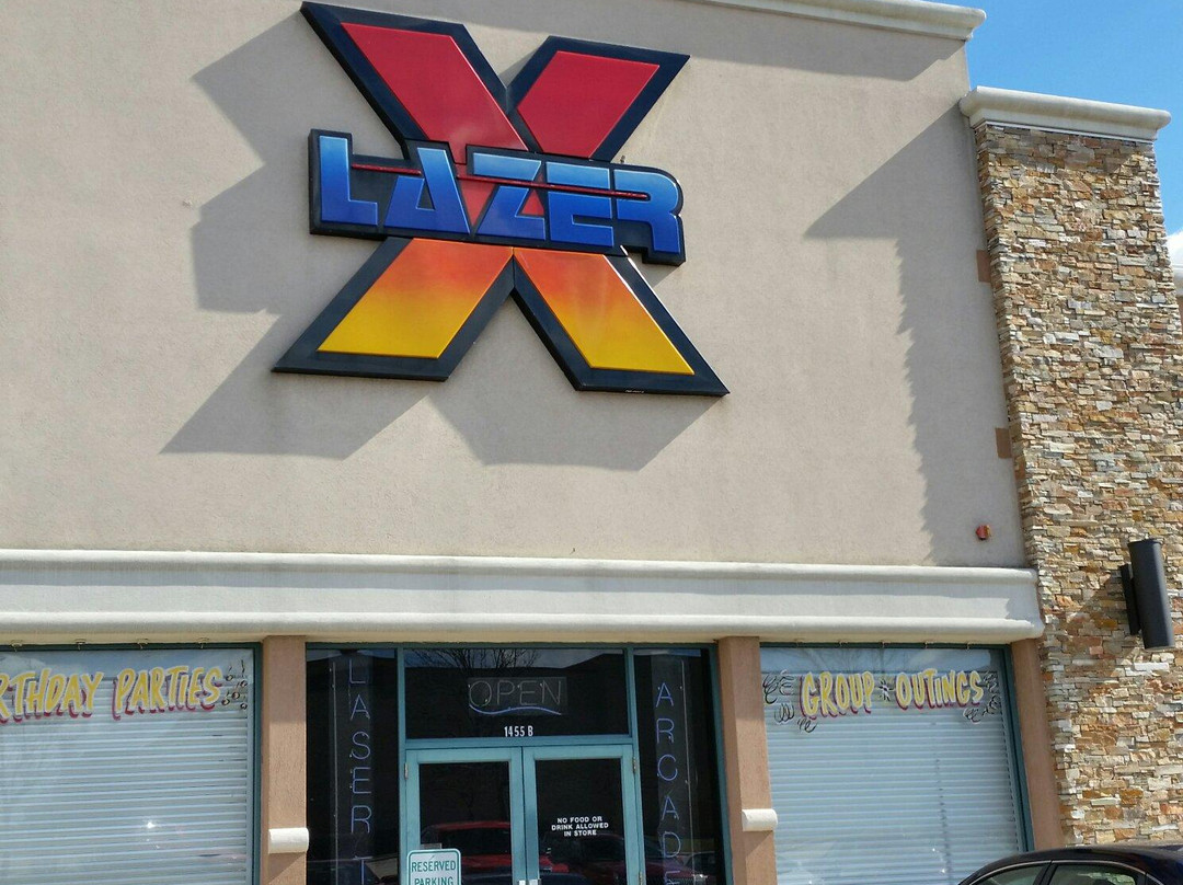 Addison旅游景点-Lazer X of Addison