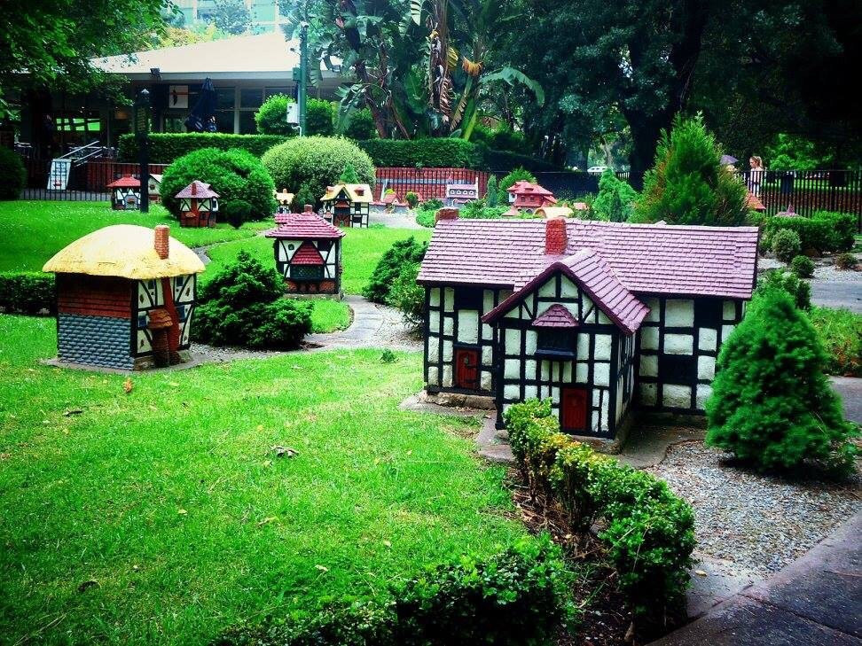 Model Tudor Village-墨尔本必去景点