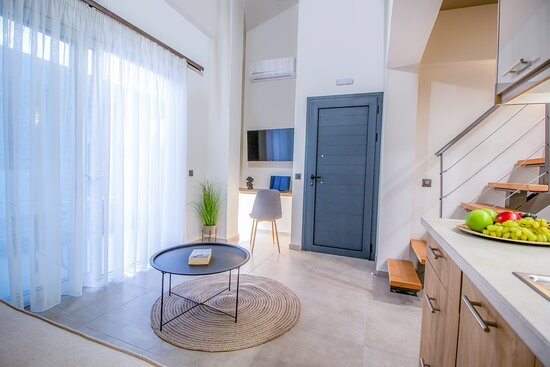 Aelia Seaside Luxury Suites主图