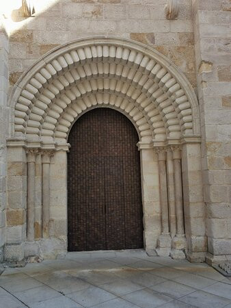 Iglesia de Santiago del Burgo景点图片