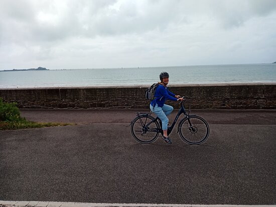 Island E-Bikes-泽西岛必去景点