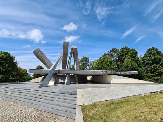 Poznan Army Monument-波兹南必去景点