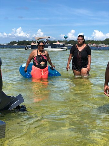 Luther's Pontoon, Waverunner, & Kayak Rentals-德斯廷必去景点