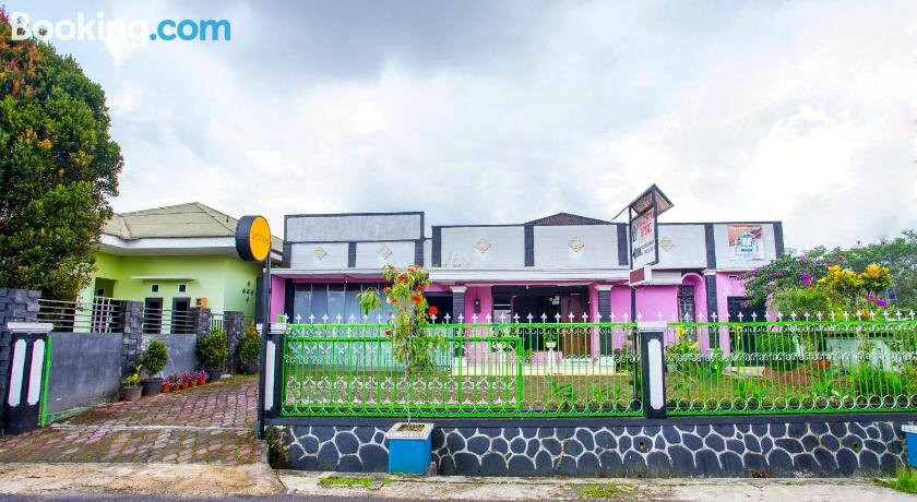 SPOT ON 2719 Residence Rizqi Syariah