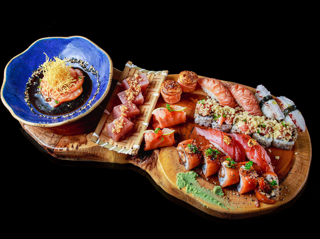 Deck - Lounge & Sushi Bar