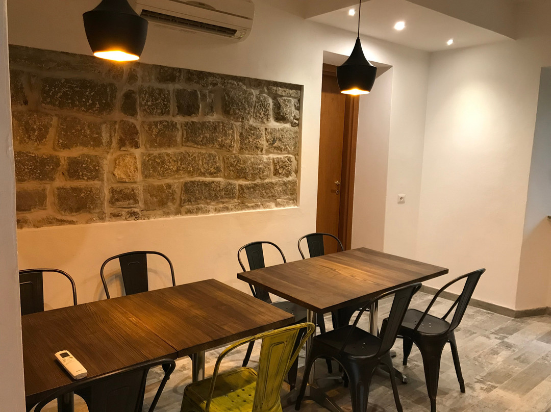 Thiago's Burgers N' Grill