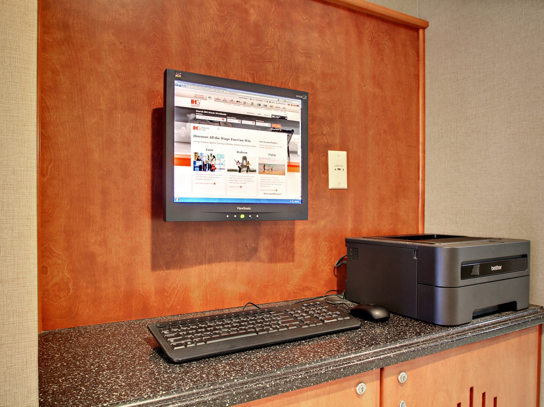 Holiday Inn Express Hurricane Mills (Waverly) by IHG主图