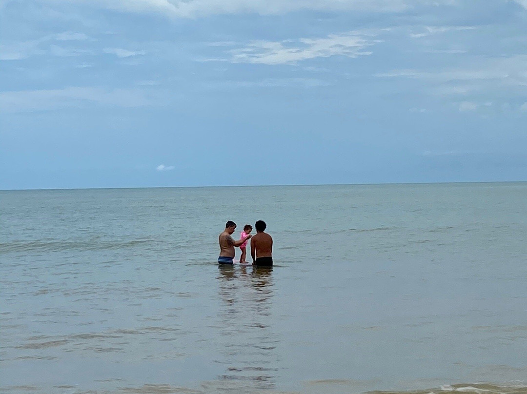 Praia de Manguinhos景点图片