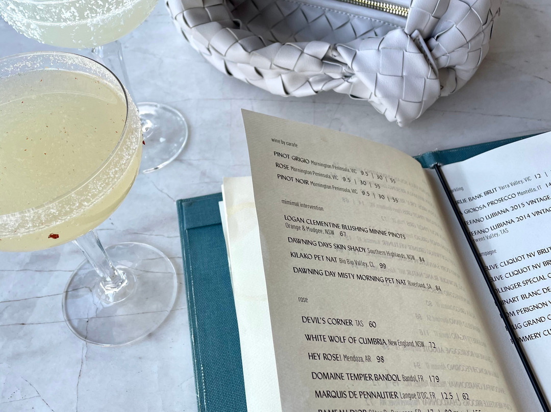 拉维斯饭店主图