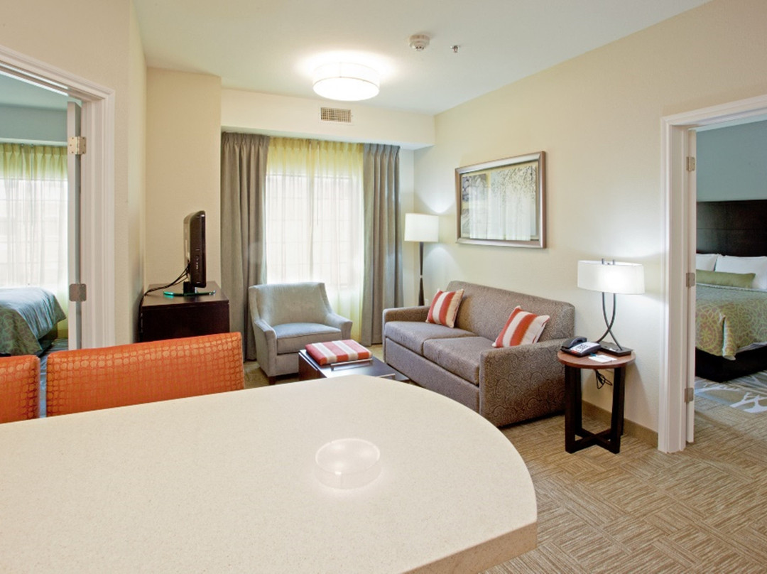 Staybridge Suites Dearborn MI by IHG主图