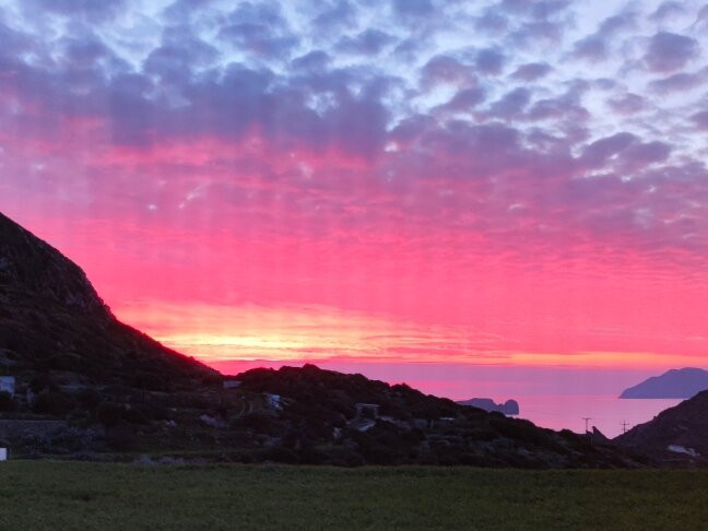 Plathiena Beach-米洛斯岛必去景点