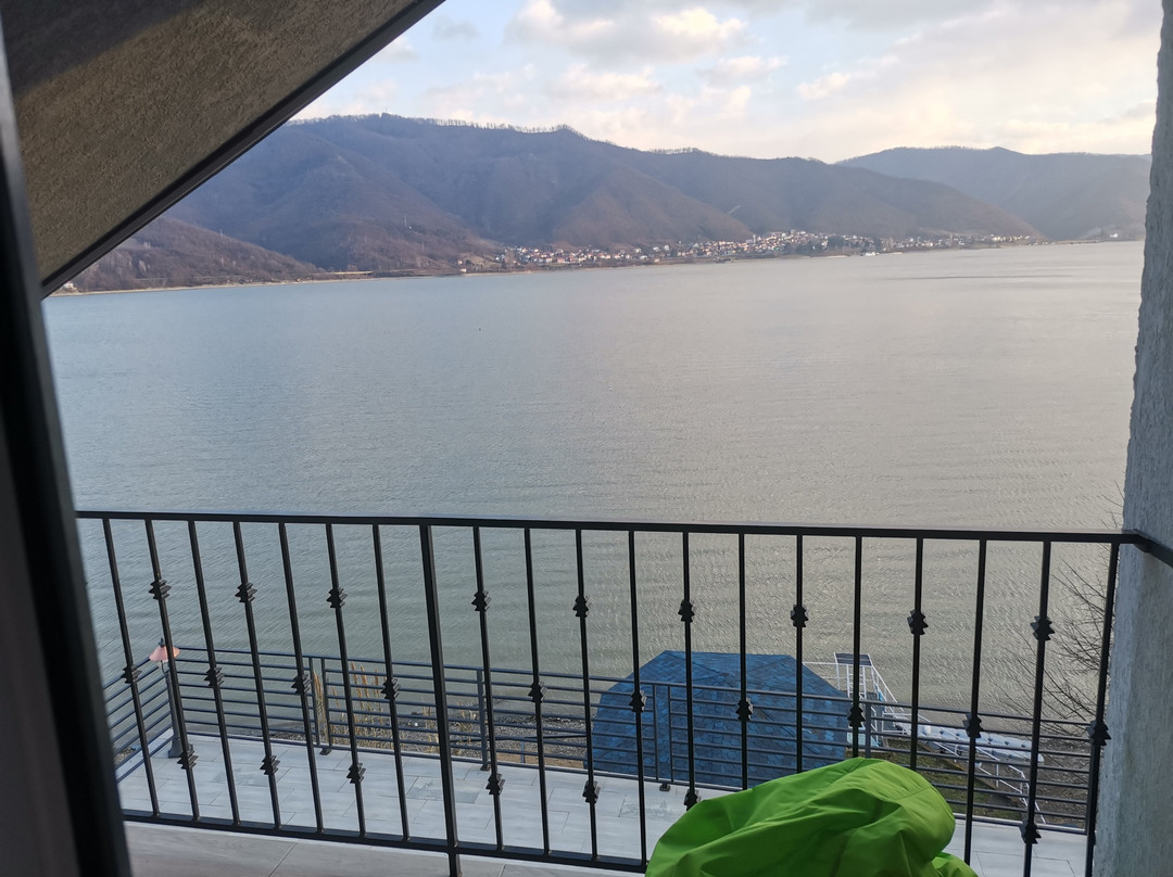 NOAH river house主图