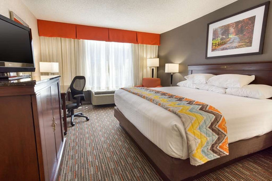 Pear Tree Inn Terre Haute主图