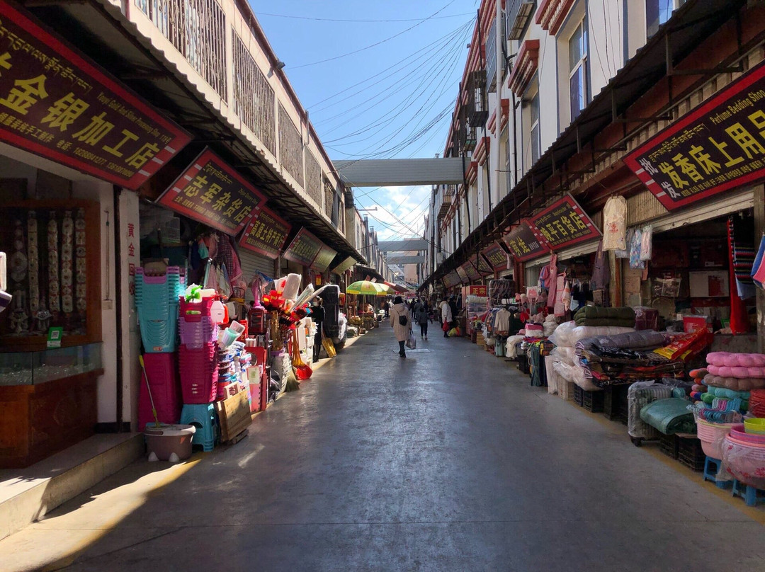 池卜卡商贸街-香格里拉县必去景点
