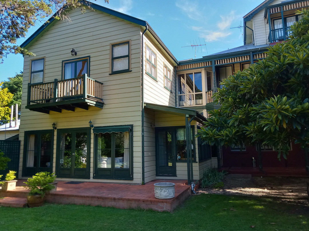 雷拉豪斯酒店主图