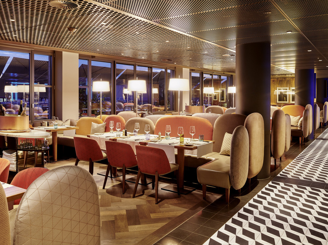 GEORGE BAR & GRILL
