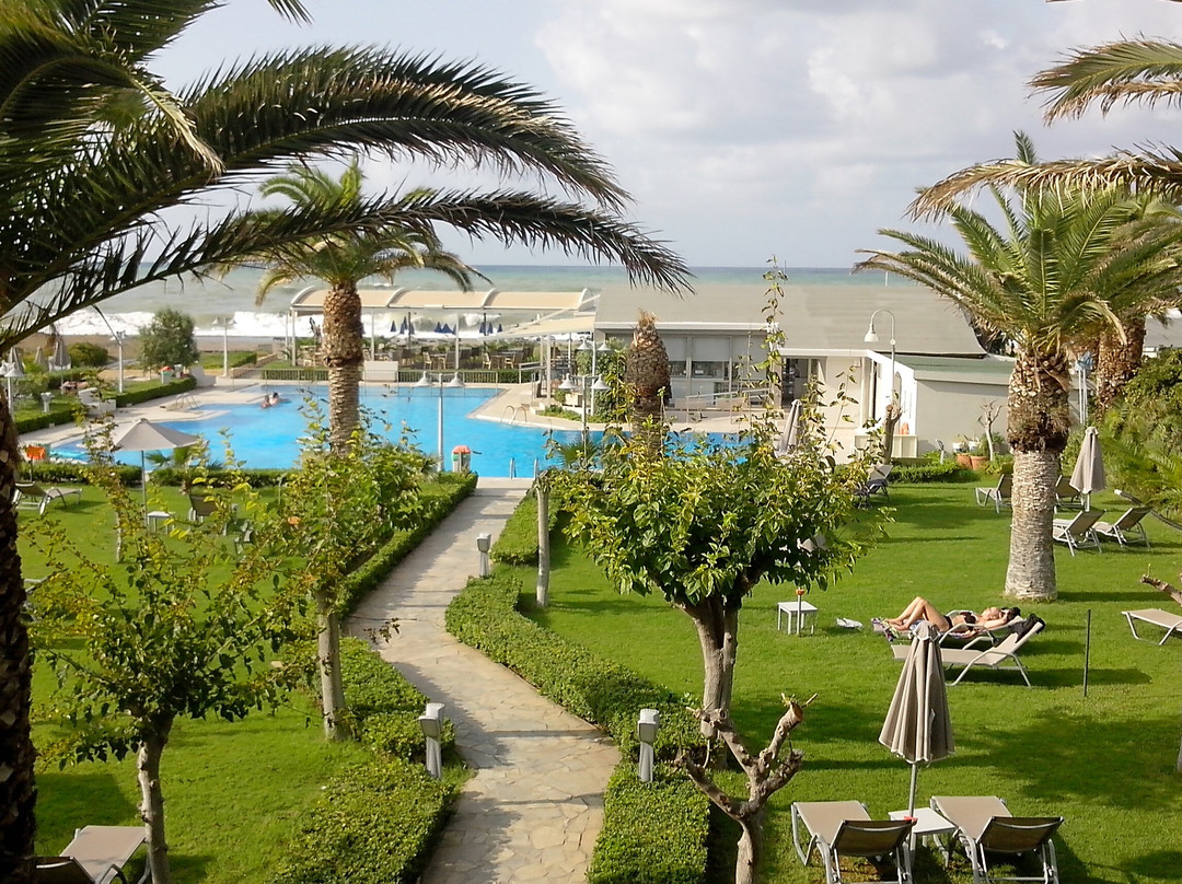 Marinos Beach Hotel主图