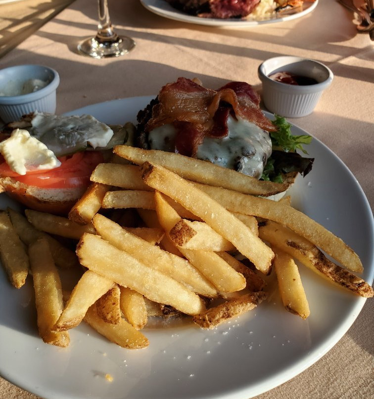 Loon Lodge Inn & Restaurant主图