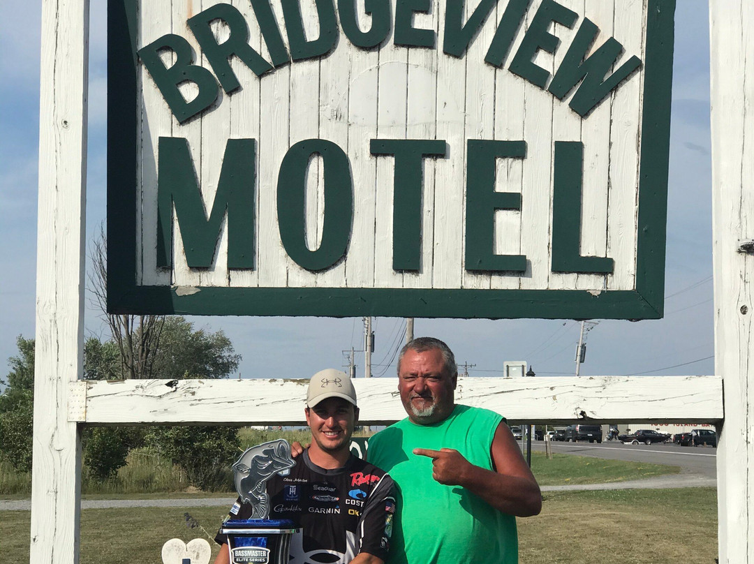 Bridgeview Motel主图